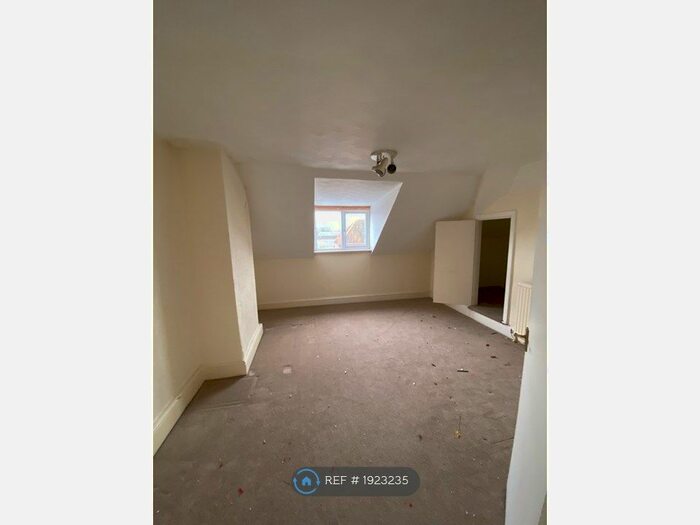 3 Bedroom Flat To Rent In Queens Road, Crosby, Liverpool, L23
