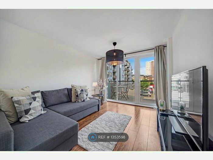 2 Bedroom Flat To Rent In Tarves Way, London, SE10