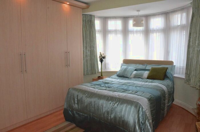 3 Bedroom Property To Rent In Brampton Road, London, NW9