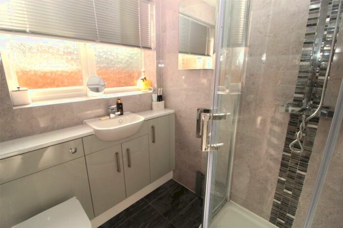 2 Bedroom Bungalow For Sale In Farm Way, Thundersley, Essex, SS7