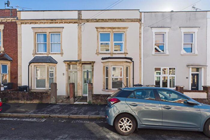2 Bedroom House For Sale In Oak Road, Horfield, BS7