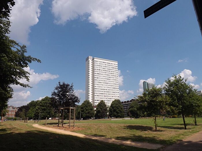 2 Bedroom Flat To Rent In Bowditch, London, SE8