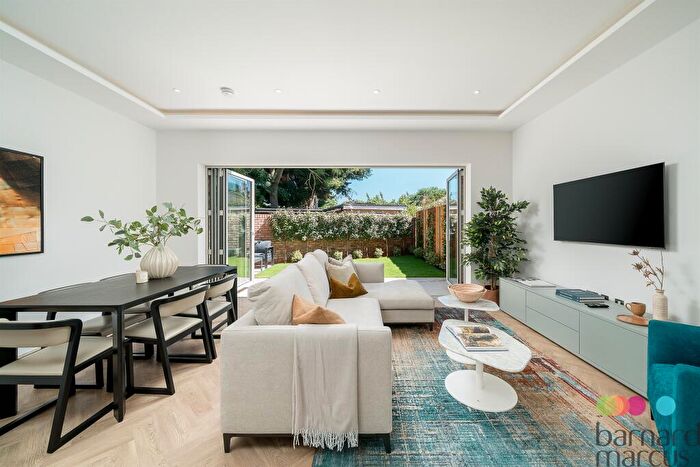 3 Bedroom End Of Terrace House For Sale In Burlington Place, East Barnet Village, London, EN4