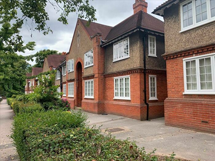 2 Bedroom Flat To Rent In Dekker Road, Dulwich Village, London, SE21