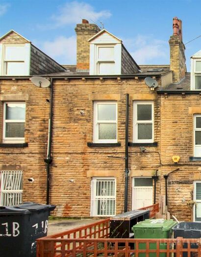 2 Bedroom Flat To Rent In Fountain Street, Morley, Leeds, LS27