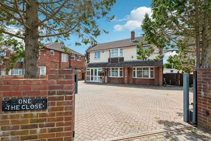 4 Bedroom Detached House For Sale In The Close, Iver, SL0