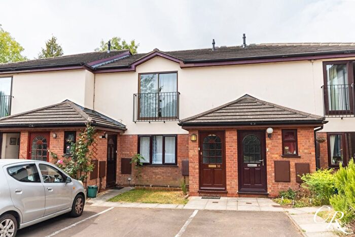 2 Bedroom Flat For Sale In Mendip Road, Cheltenham, GL52