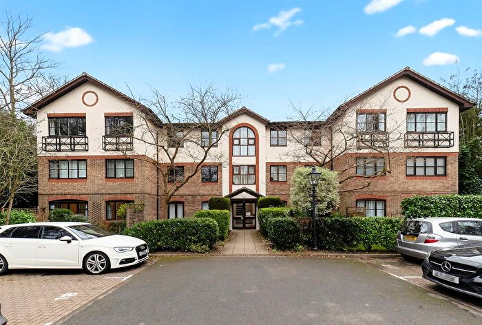 2 Bedroom Flat For Sale In Parkside, London, SW19