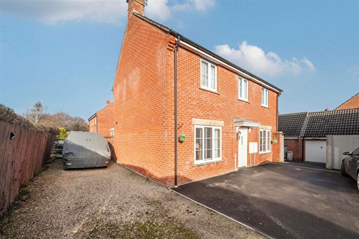 4 Bedroom Detached House For Sale In Millennium Close, Devizes, SN10