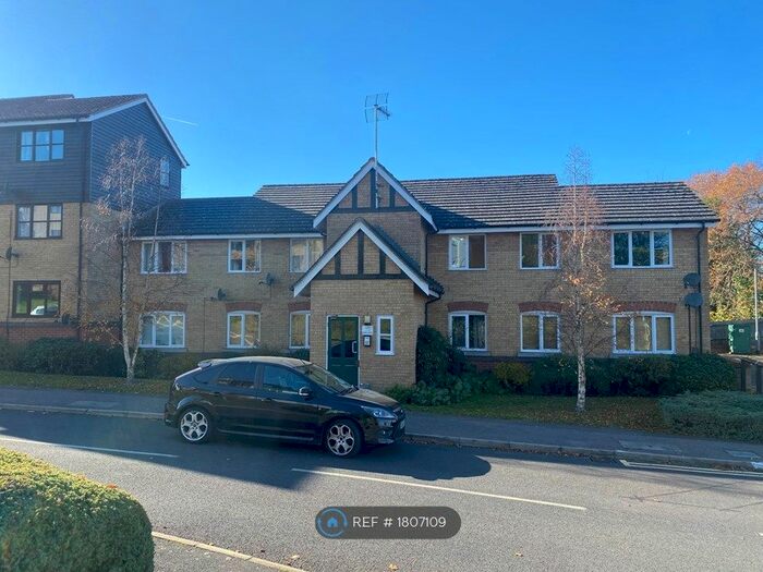 2 Bedroom Flat To Rent In Horn Book, Saffron Walden, CB11