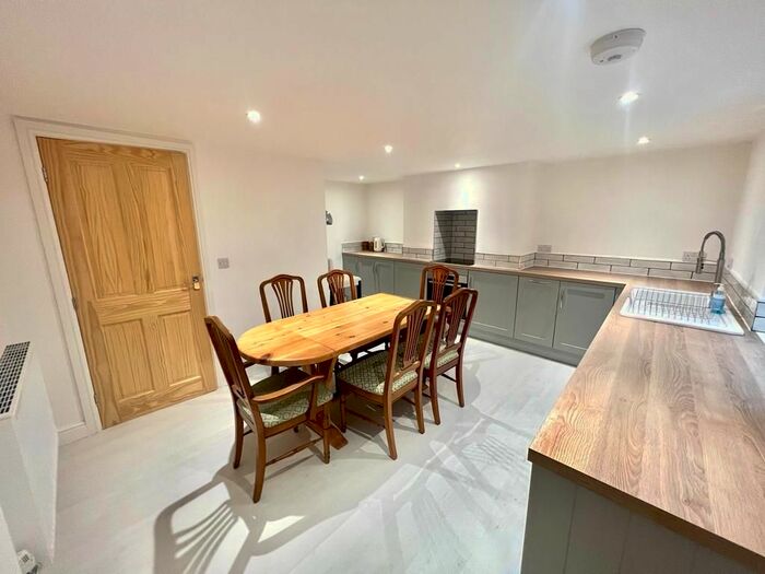 2 Bedroom End Of Terrace House To Rent In Nabcroft Lane, Crosland Moor, Huddersfield, HD4