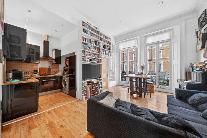 2 Bedroom Flat To Rent In Collingham Place, Earl`S Court, SW5