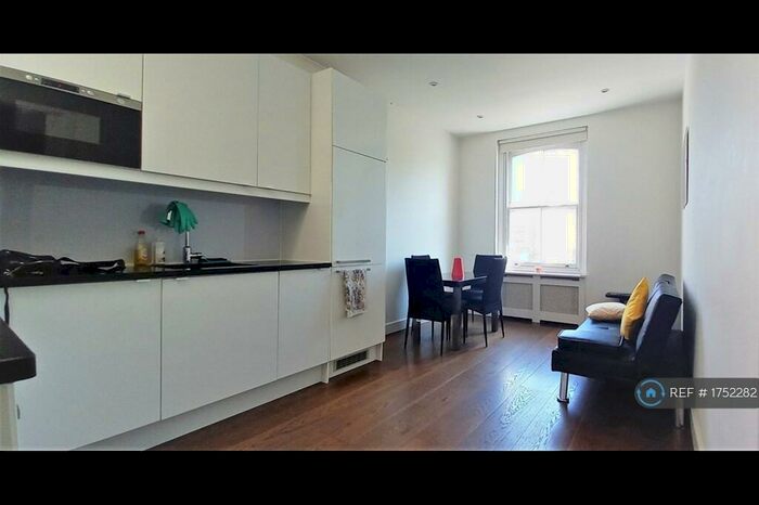 2 Bedroom Flat To Rent In Finborough Road, London, SW10