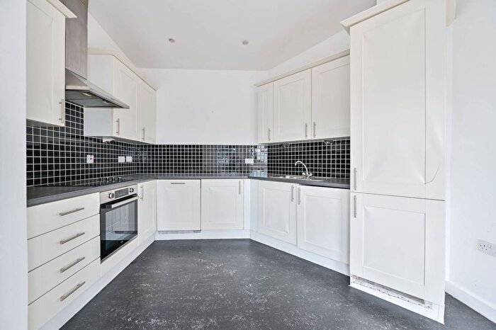 2 Bedroom Flat To Rent In Redcross Way, Borough, London, SE1