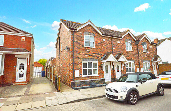 2 Bedroom End Of Terrace House For Sale In William Street, Cleethorpes, DN35