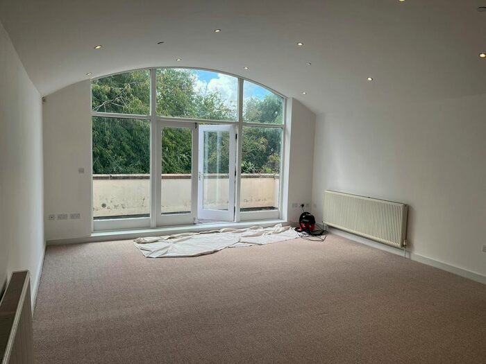 2 Bedroom Flat To Rent In - Church Street, Beaumaris, LL58