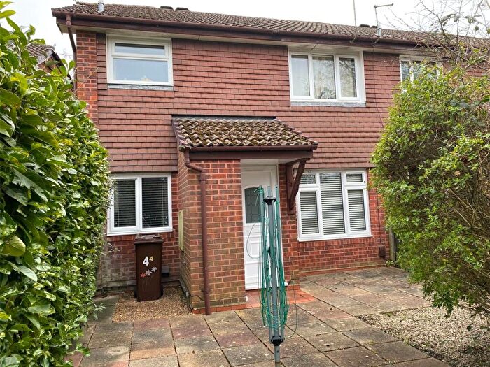 1 Bedroom Flat To Rent In Latham Road, Romsey, Hampshire, SO51