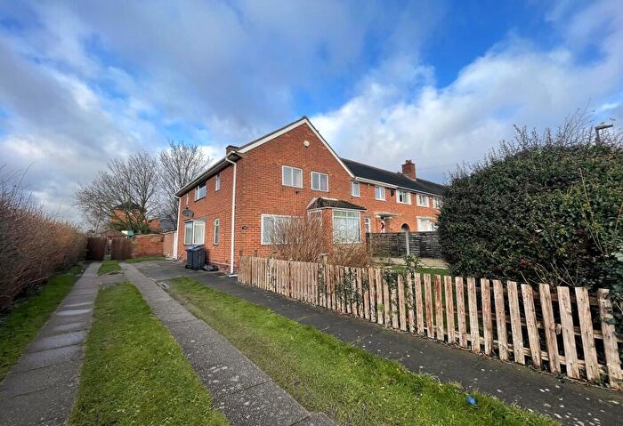 4 Bedroom Semi-Detached House To Rent In Nearmoor Road, Birmingham, West Midlands, B34