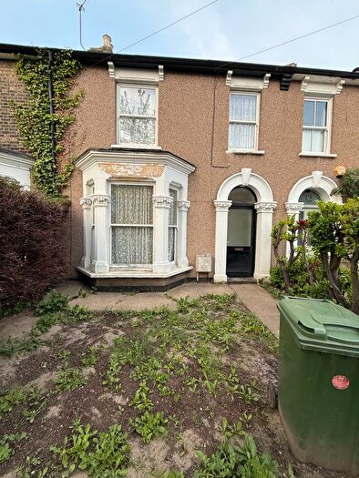 2 Bedroom Flat To Rent In Albany Road, London, E12