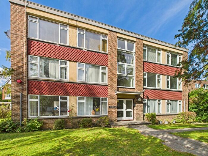 1 Bedroom Flat For Sale In Willow Grove, Chislehurst, Kent, BR7