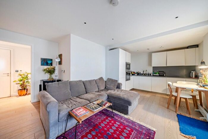 2 Bedroom Flat To Rent In The Merchant Building, Wharf Road, London, N1