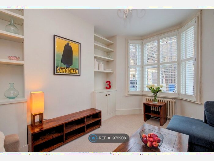 1 Bedroom Flat To Rent In Charleston Street, London, SE17