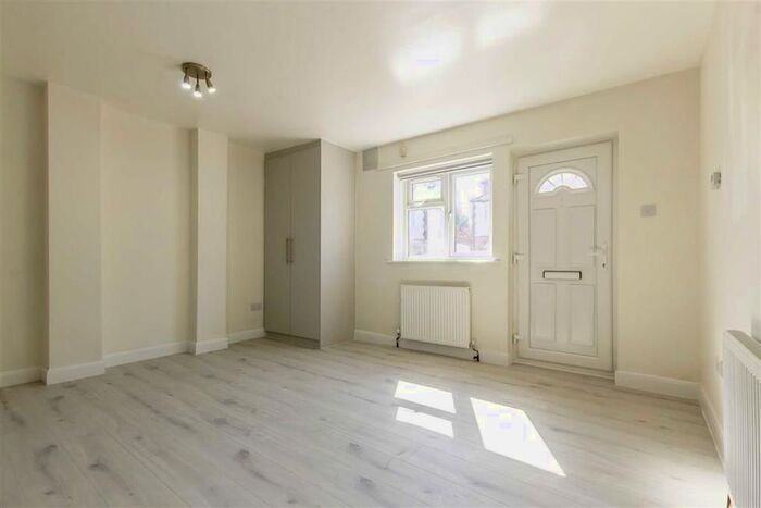 Studio To Rent In Stanley Road, Teddington, TW11
