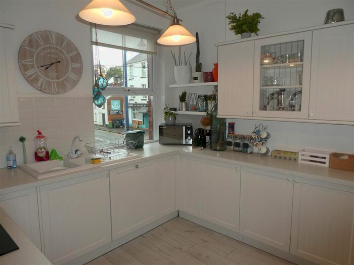 2 Bedroom Maisonette To Rent In Cornwall Place, Mumbles, Swansea SA3