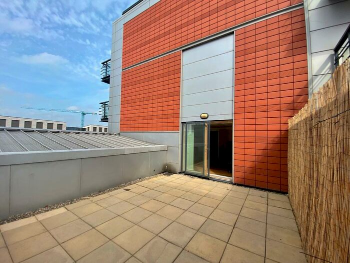 2 Bedroom Apartment To Rent In Whitehall Waterfront Roof Terrace Apartment, LS1