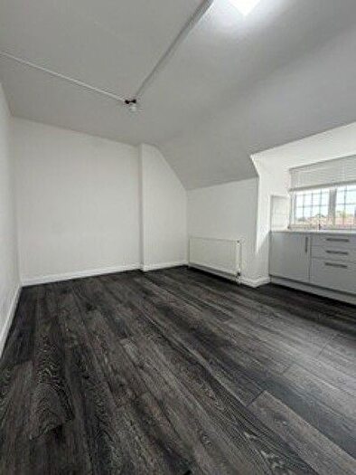 1 Bedroom Studio To Rent In Fairway, Petts Wood, Orpington, BR5