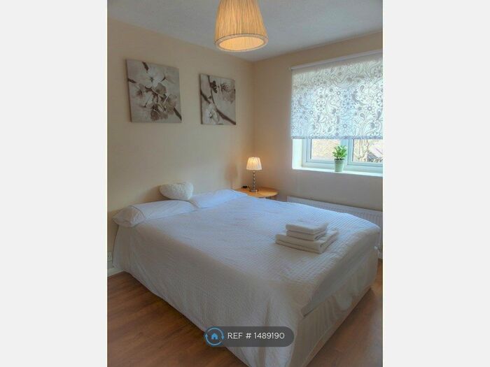 3 Bedroom End Of Terrace House To Rent In Kinburn Street, London, SE16