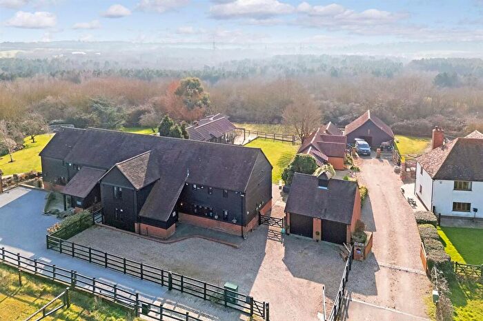 4 Bedroom Barn Conversion For Sale In Pages Lane, Harold Wood, RM3