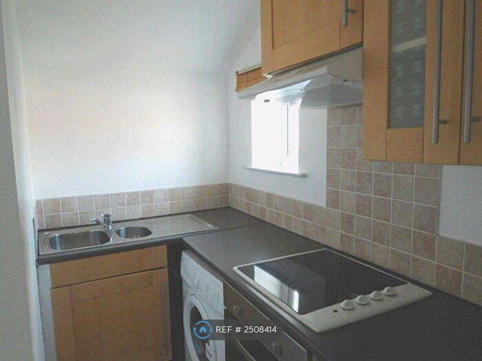 Studio To Rent In Bell Hill Road, Bristol, BS5
