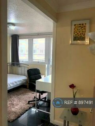 2 Bedroom Flat To Rent In Vesage Court, London, EC1N