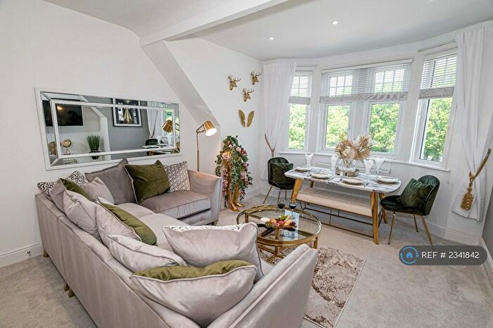 2 Bedroom Flat To Rent In Approach Road, Poole, BH14