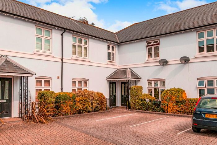 2 Bedroom Property To Rent In Barnard Mews, Broadwater Street East, Worthing, BN14