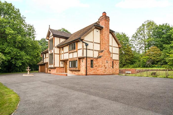 5 Bedroom Country House To Rent In Shophouse Lane, Farley Green, Surrey, GU5
