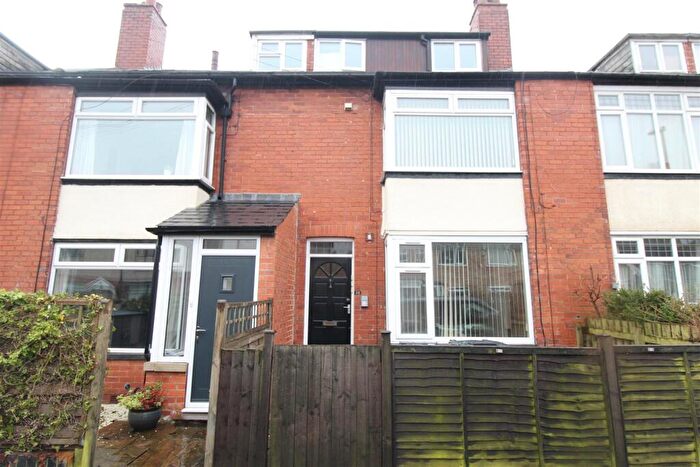 1 Bedroom Apartment To Rent In Chandos Terrace, Leeds, LS8