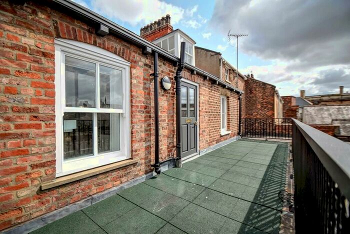 1 Bedroom Flat To Rent In Whitefriargate, Hull, East Yorkshire, HU1