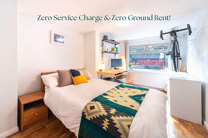 2 Bedroom Flat For Sale In Loampit Vale, Lewisham, SE13