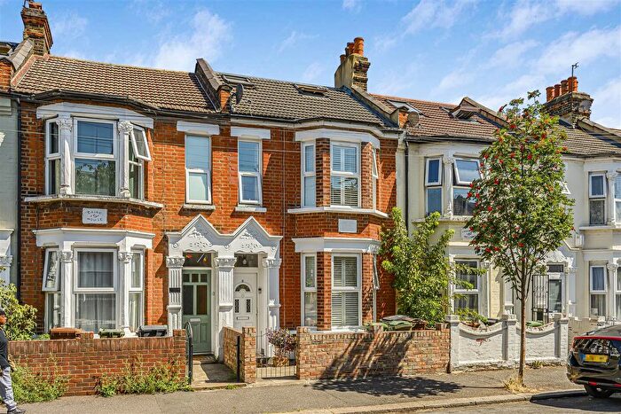 5 Bedroom Property For Sale In Belgrave Road, Walthamstow, E17