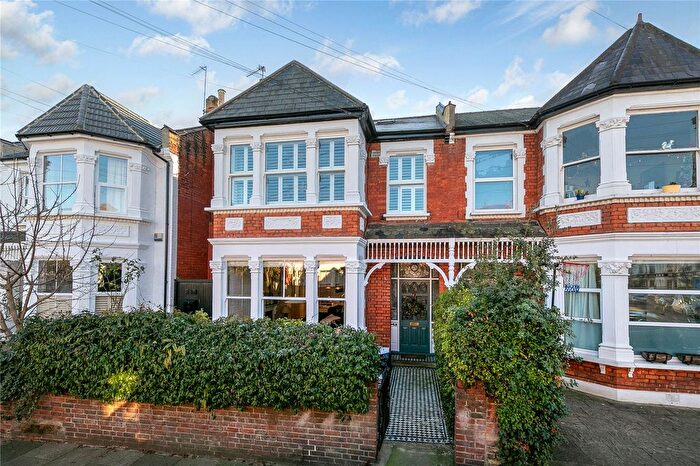 3 Bedroom Flat For Sale In Denton Road, East Twickenham, TW1