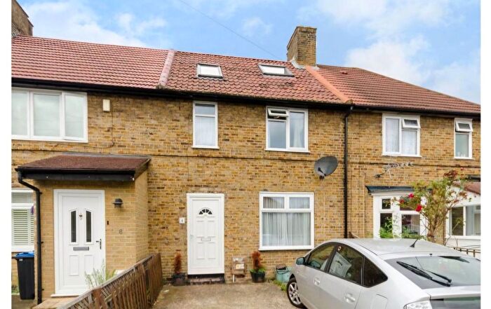 4 Bedroom Terraced House To Rent In Easby Crescent, Surrey, SM4
