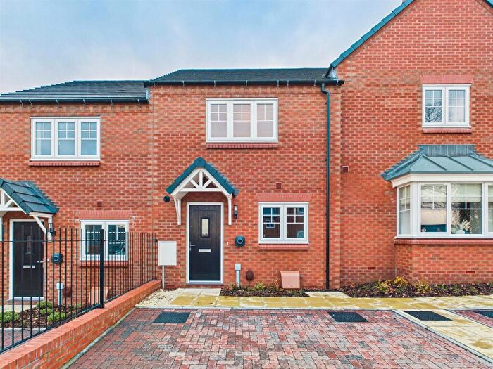 2 Bedroom Terraced House For Sale In , Redcliff Close, DY7