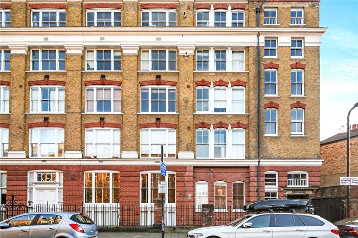 1 Bedroom Flat For Sale In Colonnades Apartments, Sylvester Road, London, E8