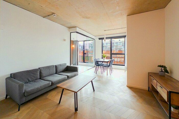 2 Bedroom Apartment To Rent In Spinners Way, Castlefield, Mancheser, M15