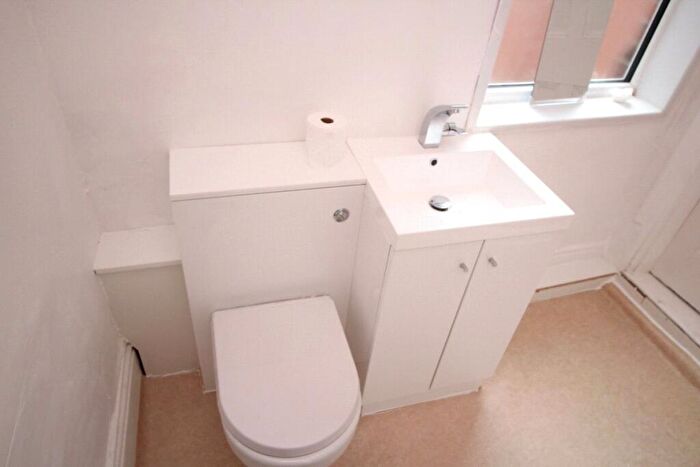 1 Bedroom Flat To Rent In Western Parade, Southsea, Hampshire, PO5