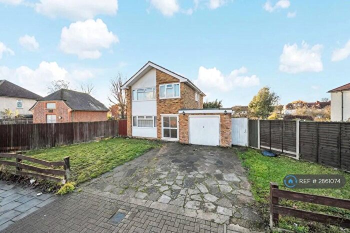 4 Bedroom Detached House To Rent In Kings Road, Harrow, HA2