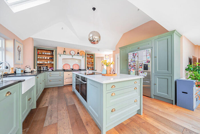 4 Bedroom Semi Detached House To Rent In The Common, Cranleigh, Surrey, GU6