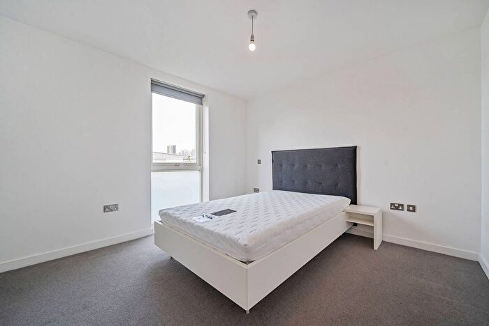 1 Bedroom Flat To Rent In Uncle New Cross, New Cross, London, SE14